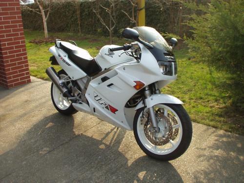 Honda-VFR750F